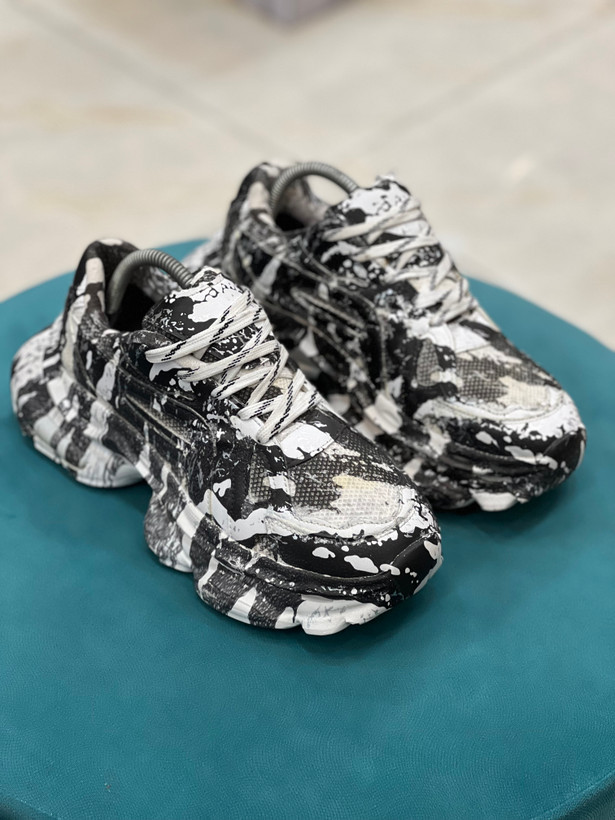 کتونی بالنسیاگا کاستوم